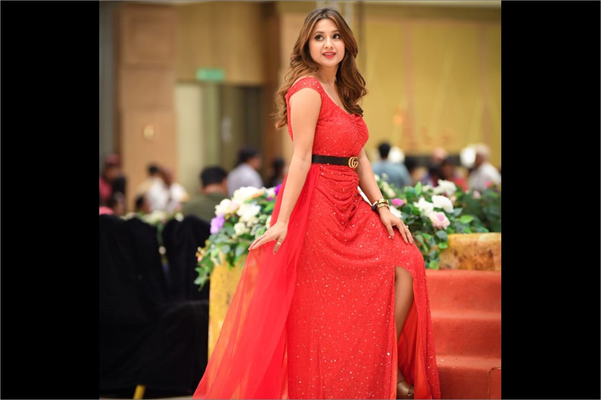 surat trade show hostess